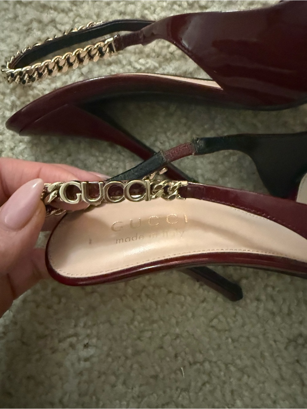 Gucci Burgundy Patent Slingback Pumps with Gold Chain Trim - Picture 4 of 5